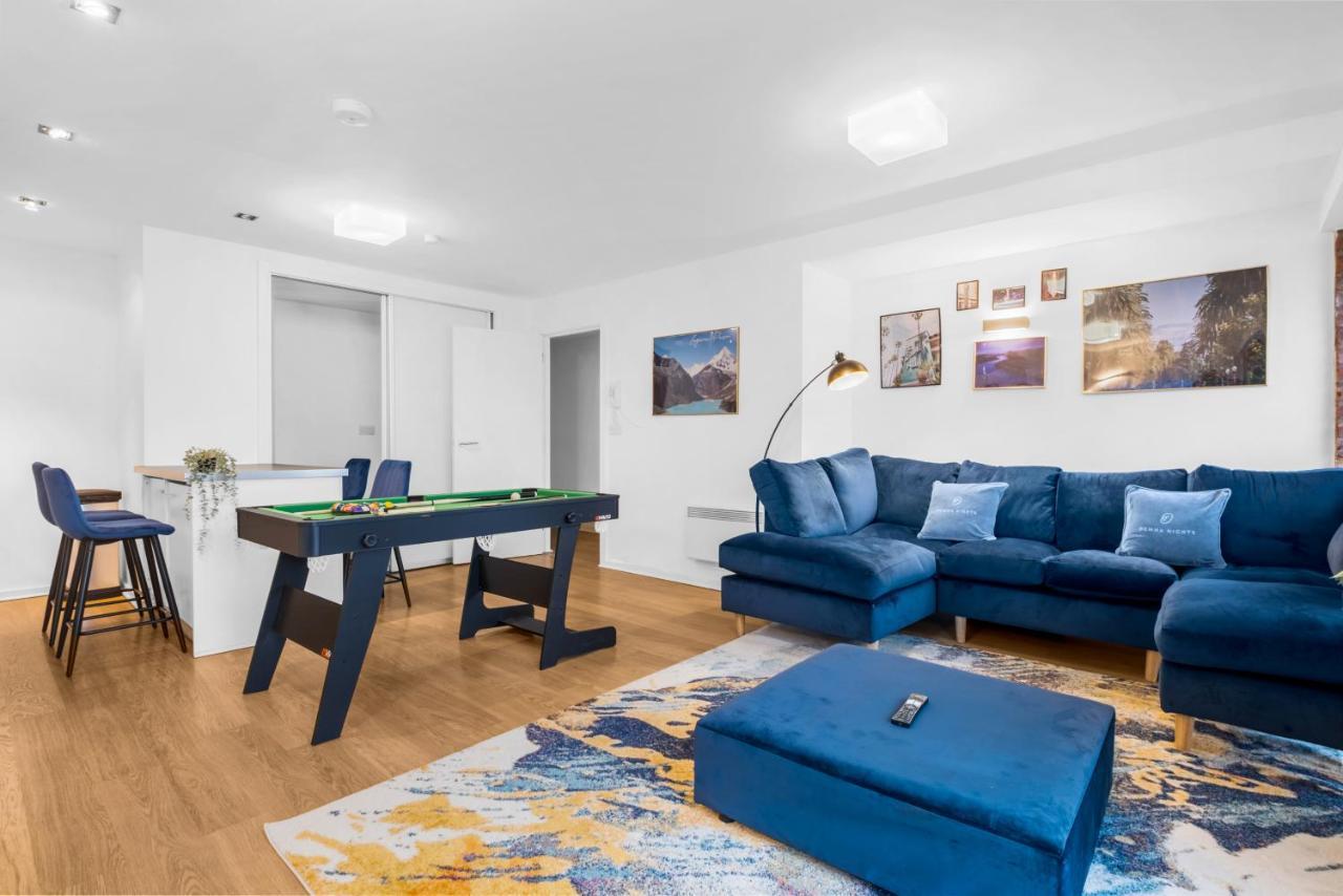 Snooker Table Apartment With 4 Beds And Free Parking Ковънтри Екстериор снимка
